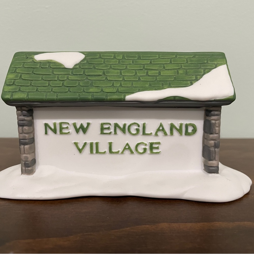 Department 56 Heritage Village Collection "New England Village" Sign